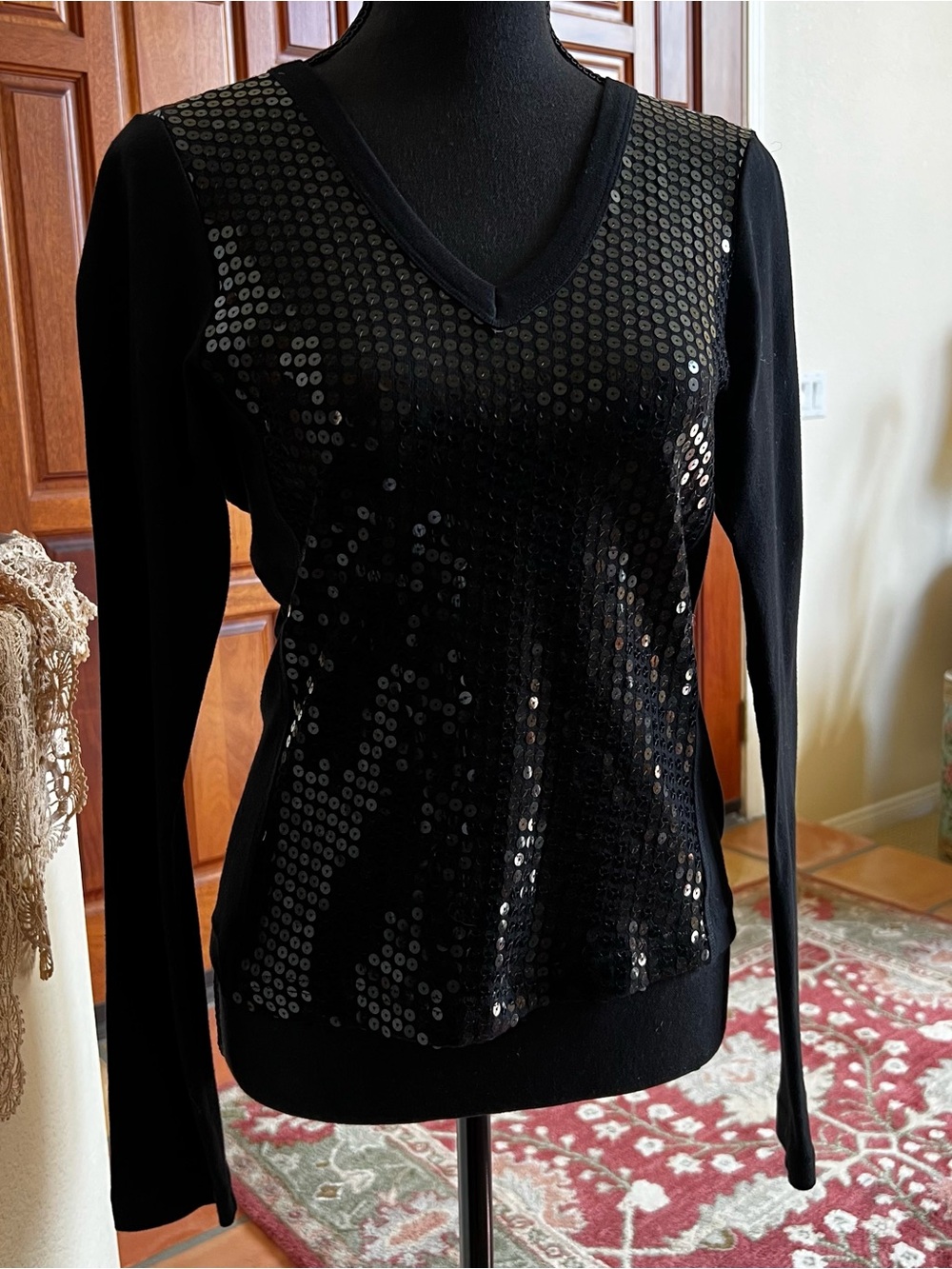 Karen Kane Black Long Sleeve Shirt with iridescent sequins Sz Large 100% Cotton